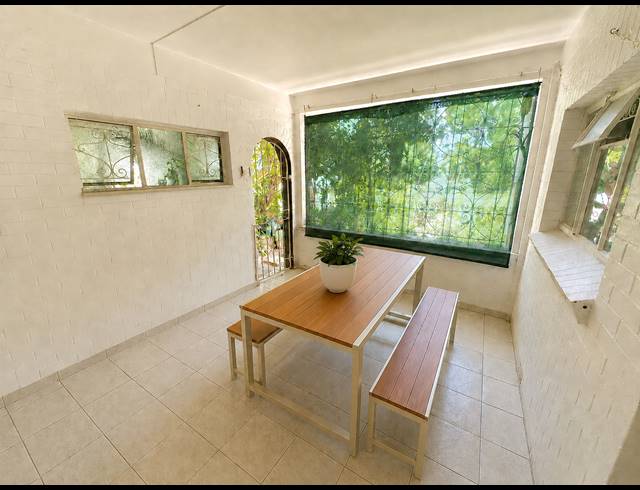 2 BEDROOM APARTMENT FOR SALE IN ESSENWOOD